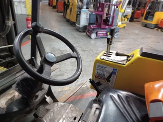 Empilhadeira para corredor estreito Aisle Master 20SE