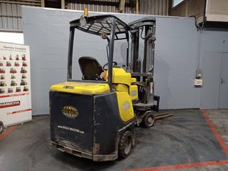 Empilhadeira para corredor estreito Aisle Master 20SE