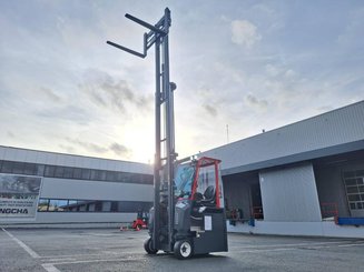 Empilhador multidireccional AMLIFT AGILIFT 3000E