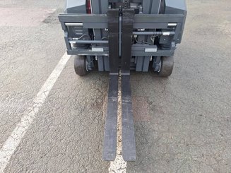 Empilhador multidireccional AMLIFT AGILIFT 3000E