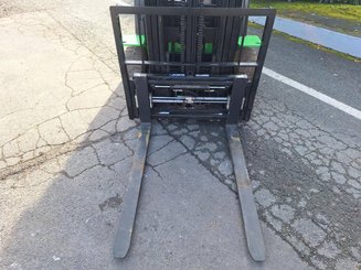 Empilhador de contrapeso 4 rodas Hangcha AE25-I