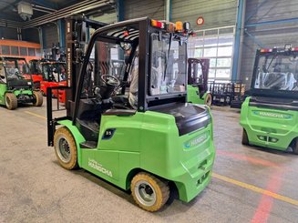 Empilhador de contrapeso 4 rodas Hangcha AE35-I