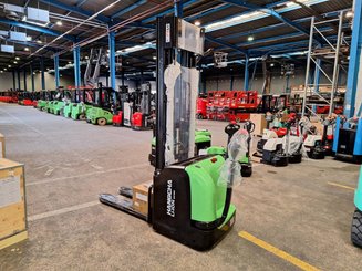 Stacker com condutor a pé Hangcha CDD16-AC2-I - 1