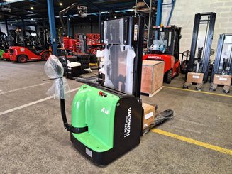 Stacker com condutor a pé Hangcha CDD16-AC2-I