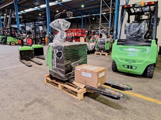 Porta-paletes eléctrico com condutor transportado Hangcha CBD20-AC2S-i - 1