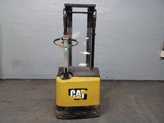 Stacker com condutor a pé Caterpillar NSP12N