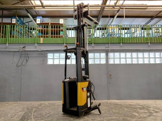 Stacker com condutor transportado Caterpillar NSR16N
