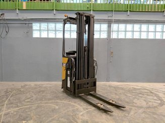 Stacker com condutor transportado Caterpillar NSR16N