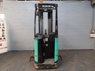 Stacker com condutor transportado Caterpillar NSR16N