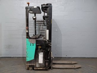 Stacker com condutor transportado Caterpillar NSR20N - 5