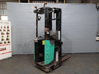 Stacker com condutor transportado Caterpillar NSR20N