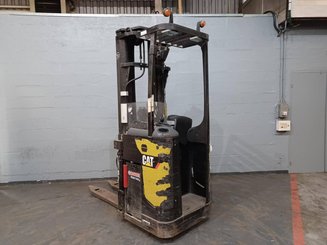 Stacker com condutor transportado Caterpillar NSR20N