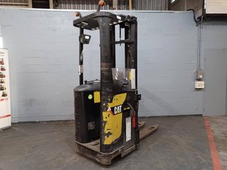 Stacker com condutor transportado Caterpillar NSR20N