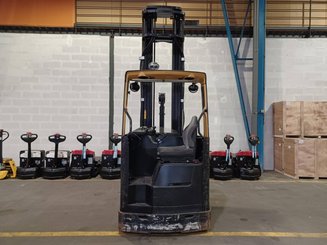 Empilhador retráctil Caterpillar NR14NH