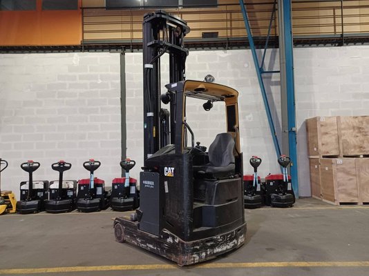 Empilhador retráctil Caterpillar NR14NH - 1