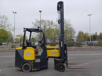 Empilhadeira para corredor estreito Aisle Master 20whe