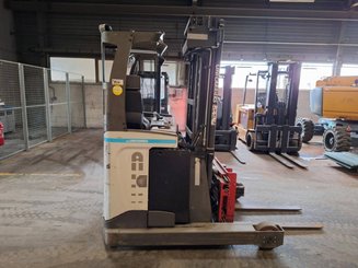 Empilhador retráctil Nissan UHD250DTFVRF480
