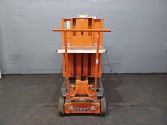 Plataforma com mastro vertical JLG TOUCAN DUO