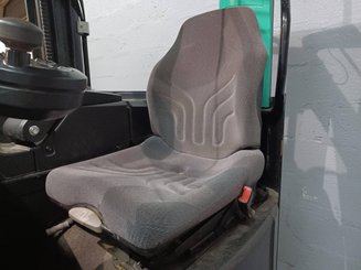 Empilhador retráctil Caterpillar NR16N