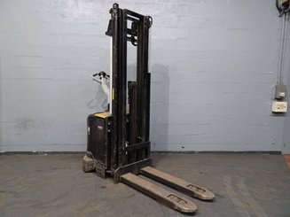 Stacker com condutor a pé Caterpillar NSV16Ni