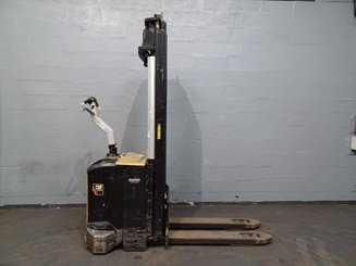 Stacker com condutor a pé Caterpillar NSV16Ni
