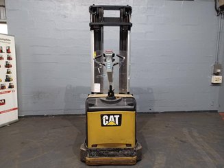 Stacker com condutor a pé Caterpillar NSV16Ni