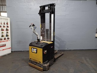 Stacker com condutor a pé Caterpillar NSV16Ni