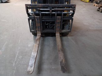 Empilhador de contrapeso 4 rodas Caterpillar EP25K-PAC