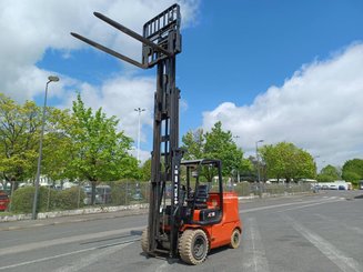 Empilhador de contrapeso 4 rodas Heli CPD50