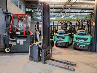 Stacker com condutor a pé Mitsubishi SBP16N2I