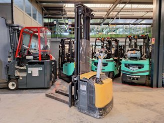 Stacker com condutor a pé Mitsubishi SBP16N2I