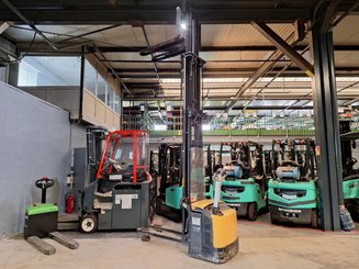 Stacker com condutor a pé Mitsubishi SBP16N2I