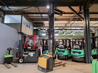 Stacker com condutor a pé Mitsubishi SBP16N2I