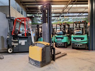 Stacker com condutor a pé Mitsubishi SBP16N2I
