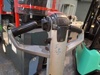 Stacker com condutor a pé Mitsubishi SBP16N2I