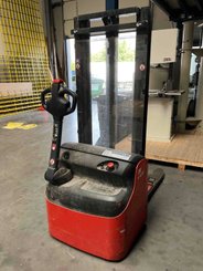 Stacker com condutor a pé Loc A12ETDVC29 - 1