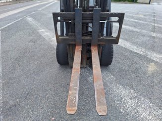 Empilhador de contrapeso 4 rodas Yale ERP30 - 12