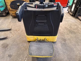 Stacker com condutor transportado Hyster S1.5S
