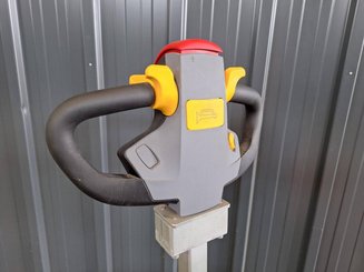 Trator de reboque STI PTA1