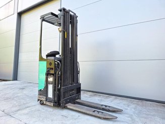Stacker com condutor transportado Caterpillar NSR16N