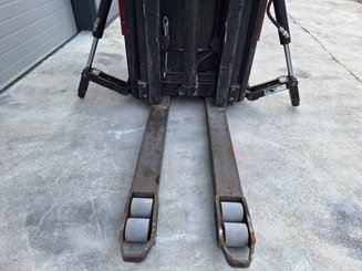 Stacker com condutor transportado Caterpillar NSR20N
