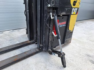 Stacker com condutor transportado Caterpillar NSR20N