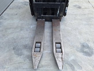Stacker com condutor transportado Caterpillar NSR20N