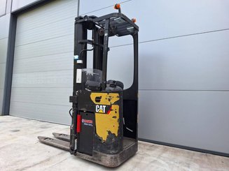 Stacker com condutor transportado Caterpillar NSR20N