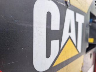 Stacker com condutor transportado Caterpillar NSR20N