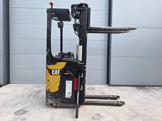 Stacker com condutor transportado Caterpillar NSR20N