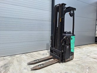 Stacker com condutor transportado Caterpillar NSR16N