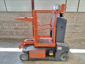 Plataforma com mastro vertical JLG TOUCAN DUO