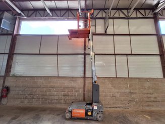 Plataforma com mastro vertical JLG TOUCAN DUO