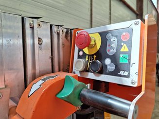 Plataforma com mastro vertical JLG TOUCAN DUO